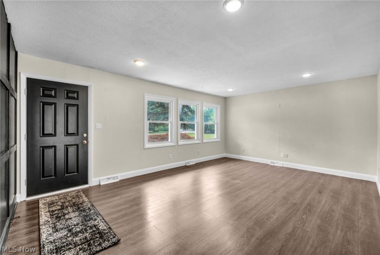 57 Coventry Drive, Painesville, OH - Photo 8