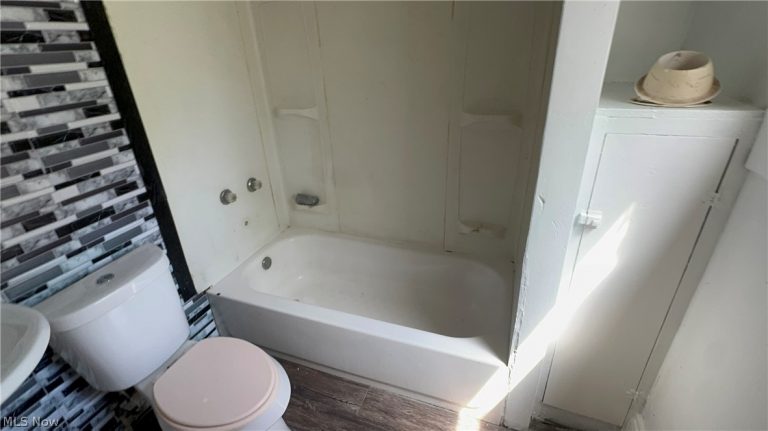 1065 77th Street, Cleveland, OH - Photo 4