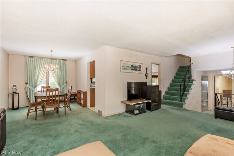 5134 Hickory Drive, Cleveland, OH - Photo 6