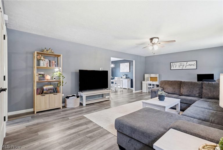 6187 Magnolia Drive, Mentor, OH - Photo 3