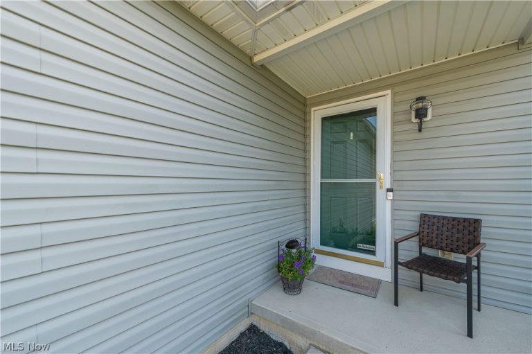 6239 Greenview Trail, North Ridgeville, OH - Photo 3