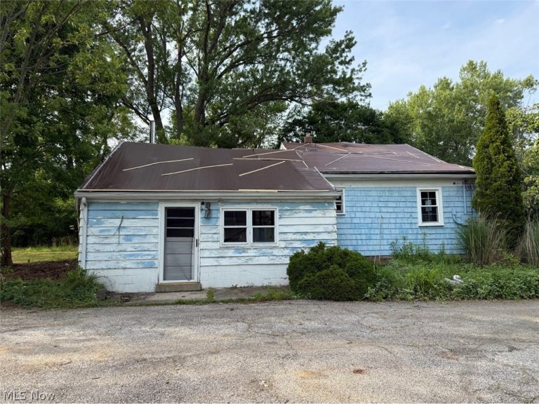 5116 Chillicothe Road, Chagrin Falls, OH - Photo 4