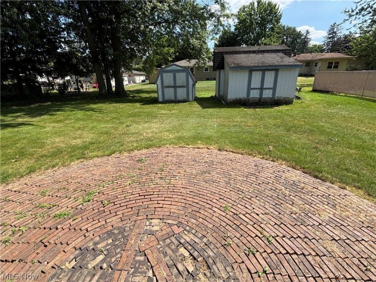 641 Matawan Drive, Campbell, OH - Photo 4