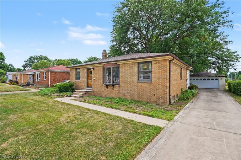 11905 Ronald Drive, Parma, OH - Photo 3
