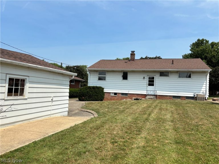 536 WESTVIEW Road, Bedford, OH - Photo 5