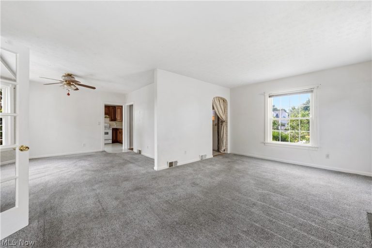 28707 Gilchrist Drive, Willowick, OH - Photo 4