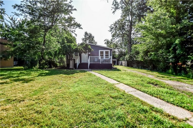 406 266th Street, Euclid, OH, 44132