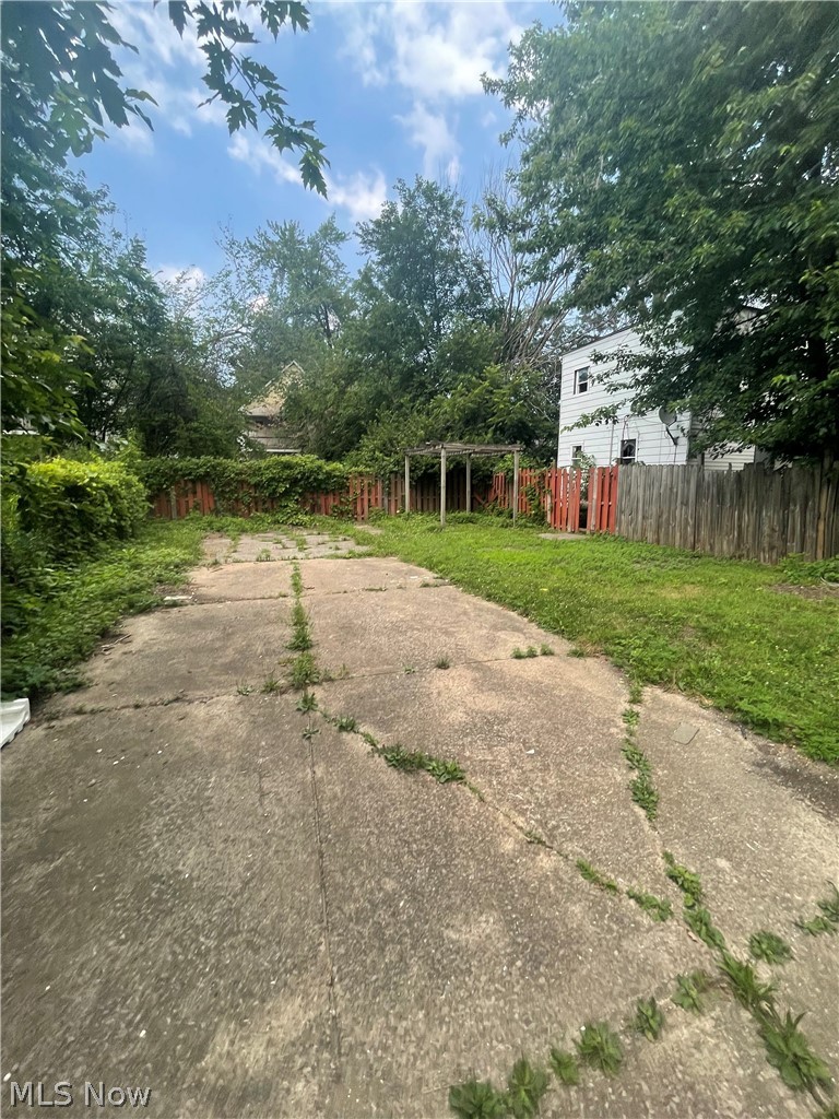 5613 Huss Avenue, Cleveland, OH - Photo 2