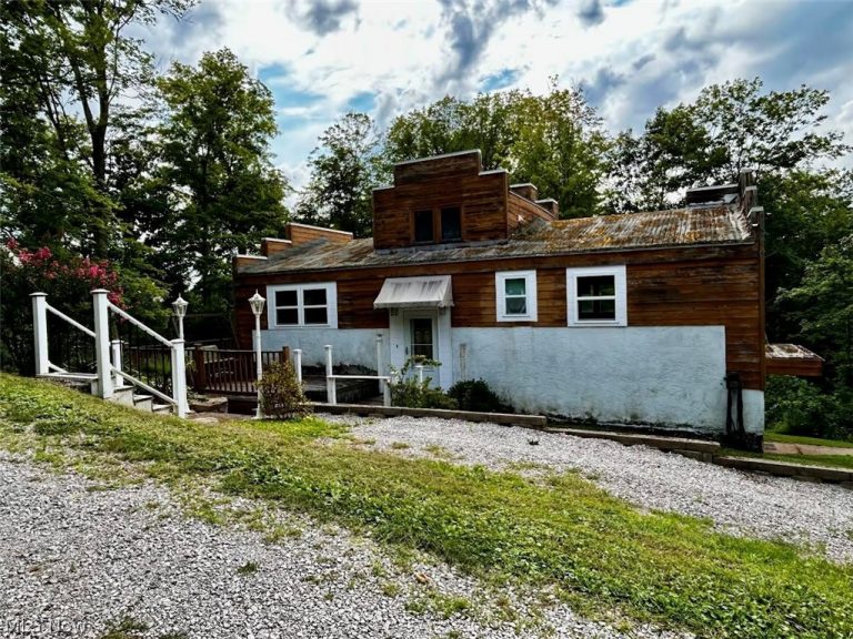 1785 Mitchells Lane, Marietta, OH - Photo 2
