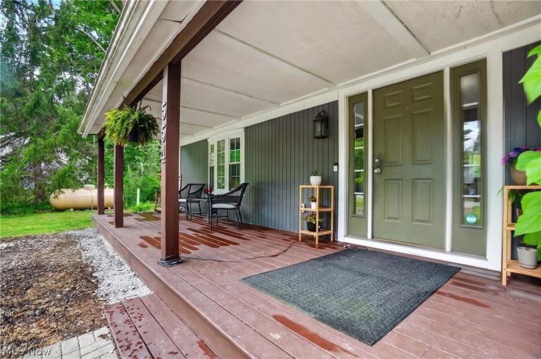 554 River View Drive, Austinburg, OH - Photo 2