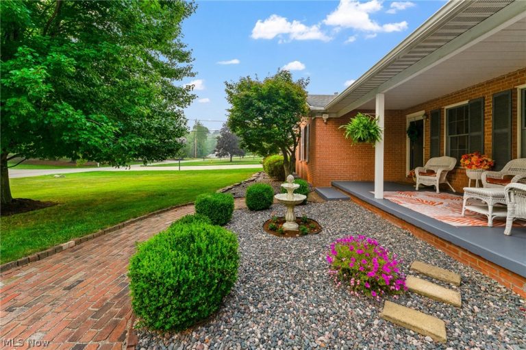 7617 Locust Lane, Poland, OH - Photo 2