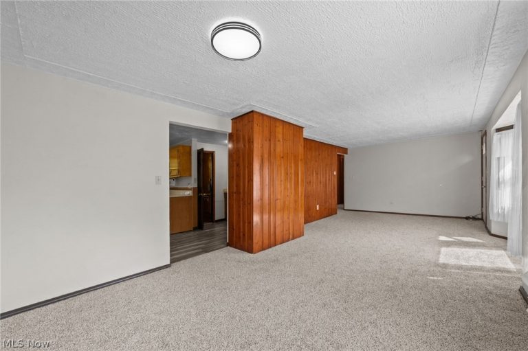 644 Irving Park Boulevard, Sheffield Lake, OH - Photo 8