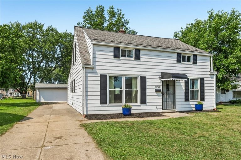 29301 Edgewood Drive, Willowick, OH - Photo 3