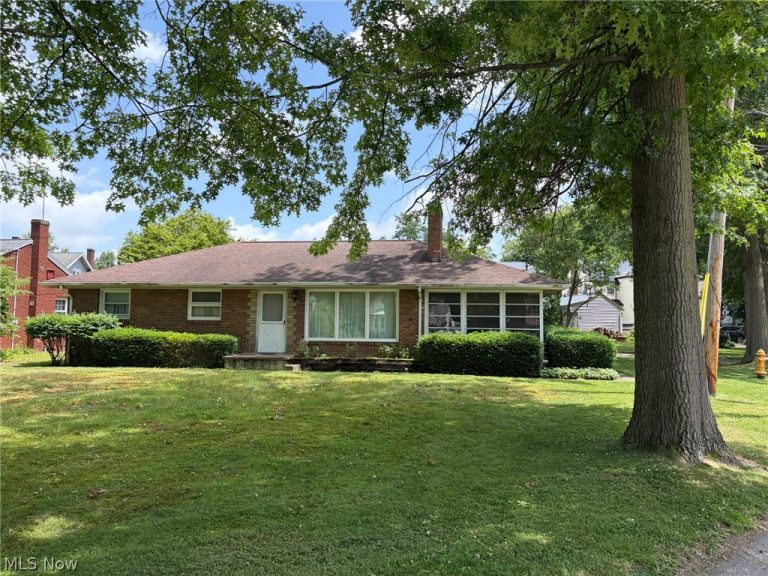 950 Home Circle, Salem, OH, 44460