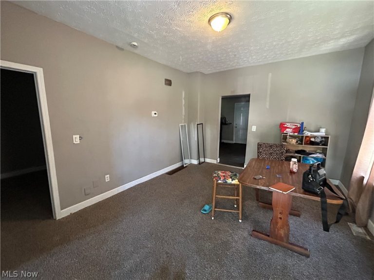 9418 Easton Avenue, Cleveland, OH - Photo 3