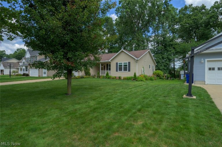 1048 Susan Road, Ravenna, OH - Photo 3
