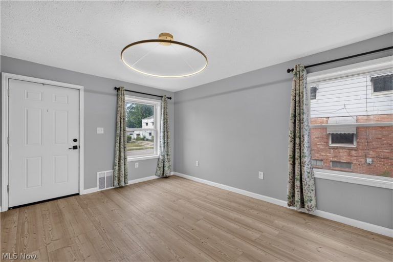 14227 Tuckahoe Avenue, Cleveland, OH - Photo 6