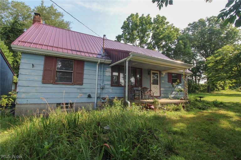5724 Arrel Road, Lowellville, OH - Photo 2