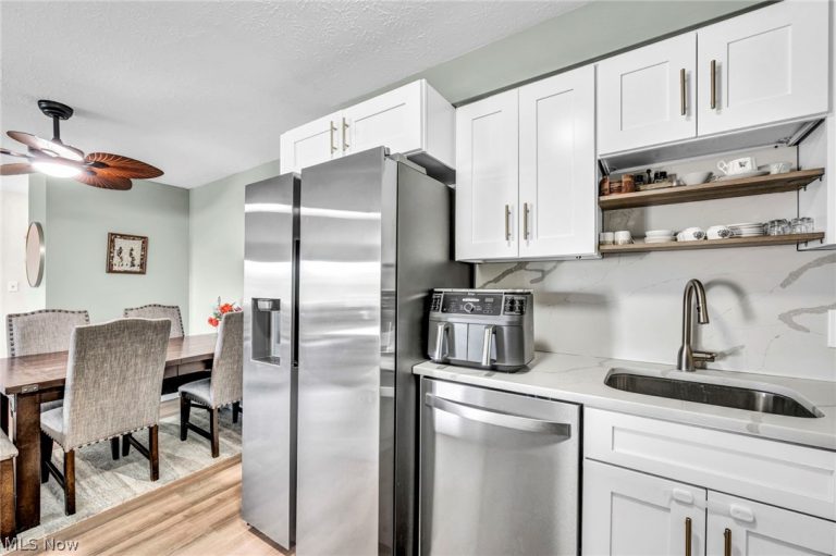 3400 Wooster rd. Road #614, Rocky River, OH - Photo 5