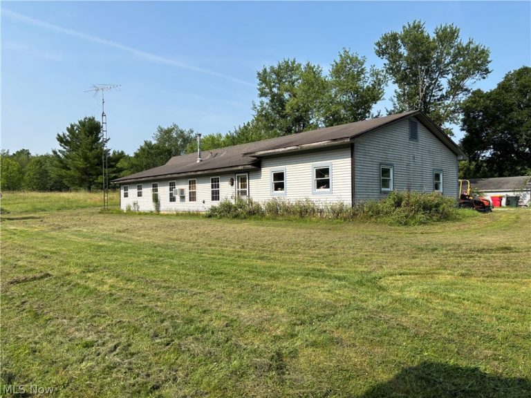 8064 Pinoak Drive, Carrollton, OH - Photo 2