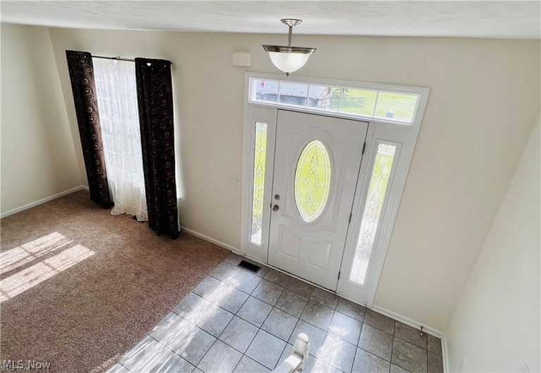 10422 Florida Street, Aurora, OH - Photo 2