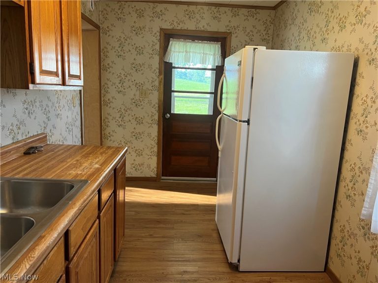306 2nd Street, Bethesda, OH - Photo 2