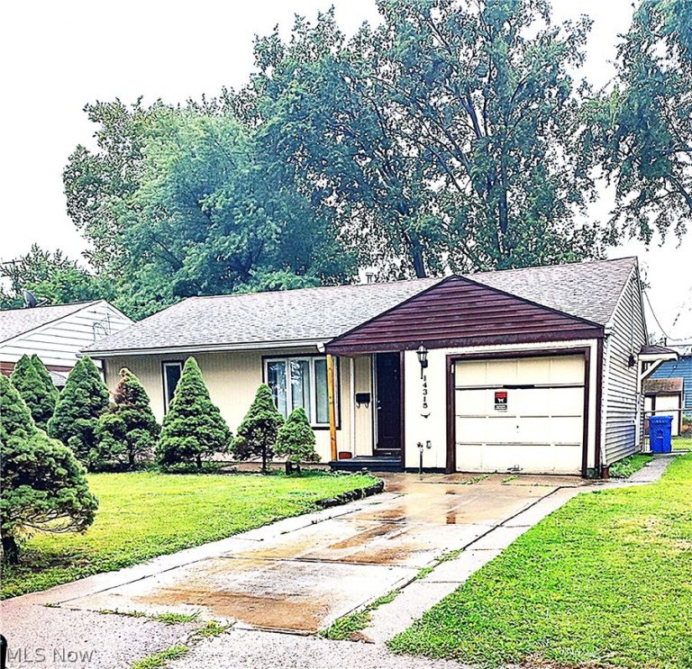 14315 Viola Avenue, Cleveland, OH - Photo 2