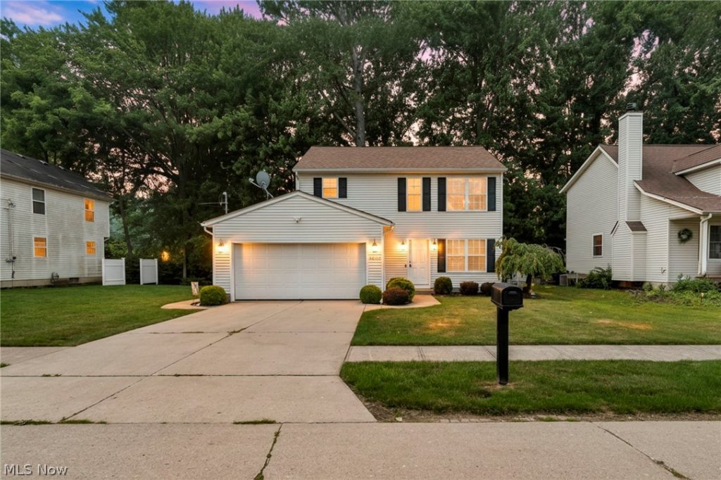 6472 Monroe Lane, North Ridgeville, OH
