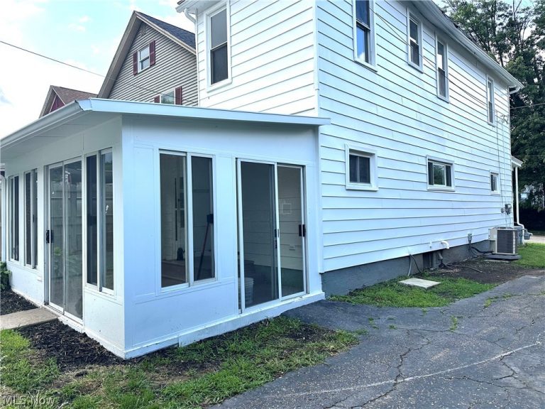 1055 Ambrose Avenue, East Liverpool, OH - Photo 5
