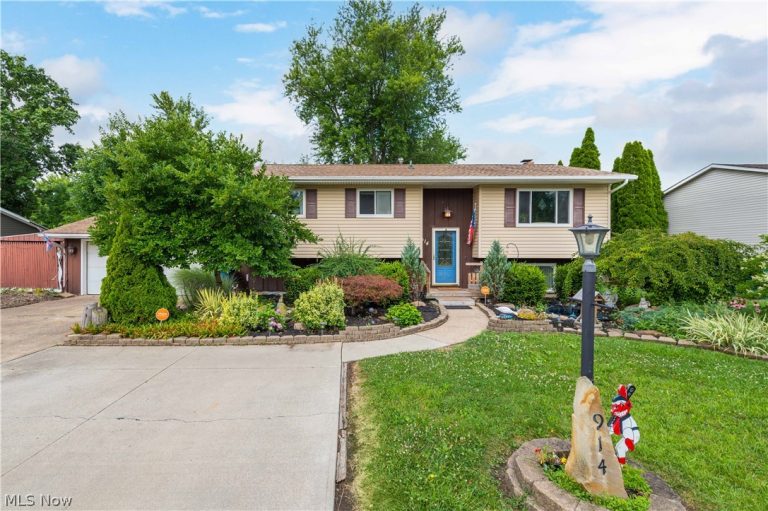 914 Stark Street, Sheffield Lake, OH, 44054