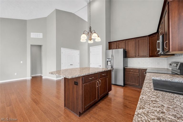 33243 Waterview Court, Avon Lake, OH - Photo 6