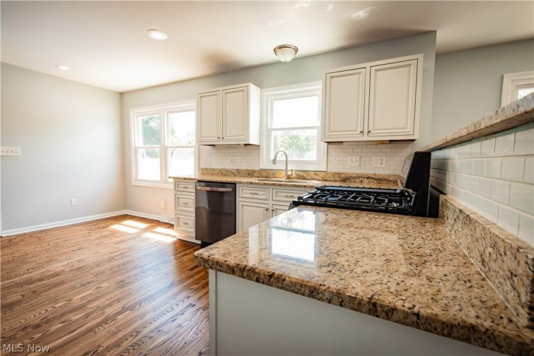 51 Sawmill Run Drive, Canfield, OH - Photo 8