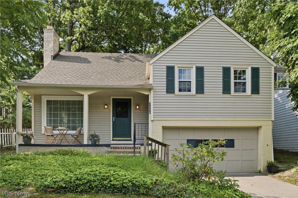 3556 Meadowbrook Boulevard, Cleveland Heights, OH