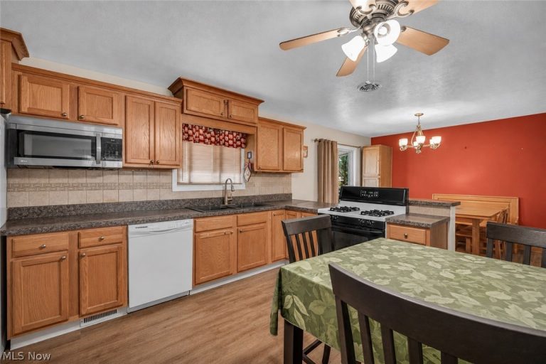 9186 Shepard Road, Macedonia, OH - Photo 8
