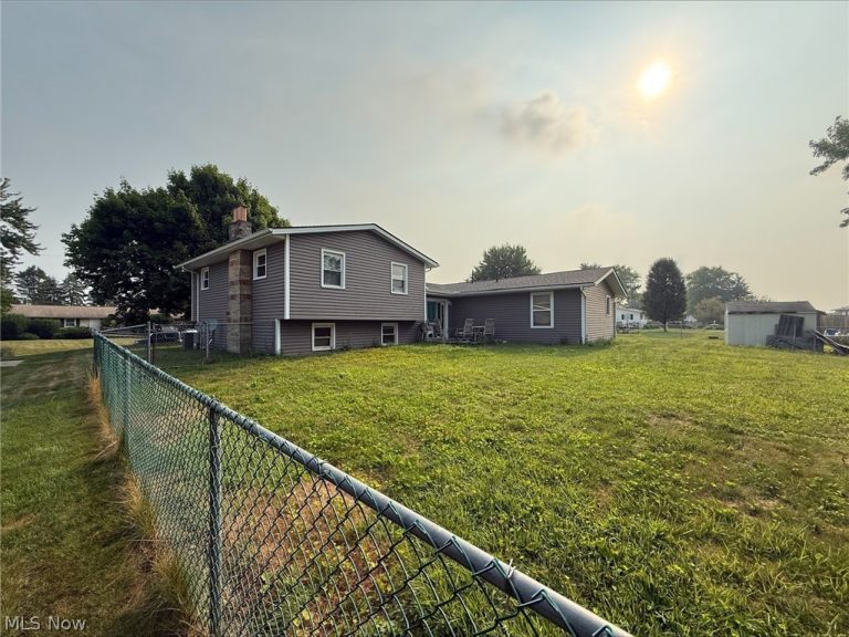 5364 Pisces Street, Canton, OH - Photo 2