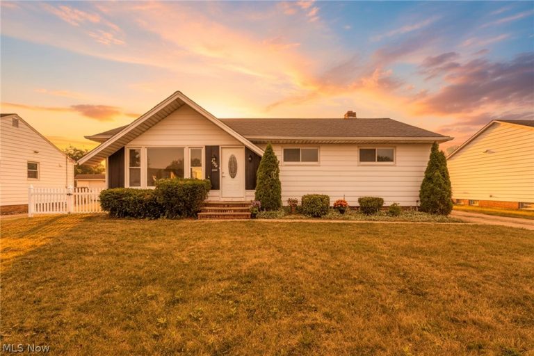 1729 Bellingham Road, Mayfield Heights, OH - Photo 2