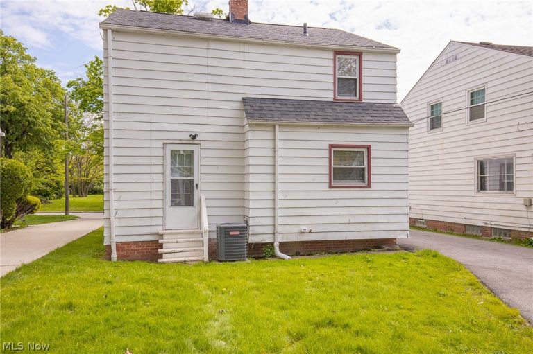 4241 Bayard Road, South Euclid, OH - Photo 2