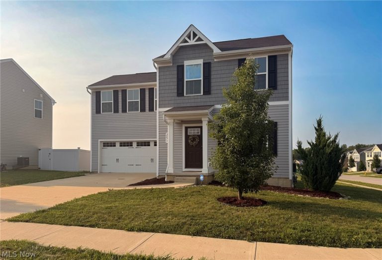 2677 Himelrigh Boulevard, Barberton, OH - Photo 2