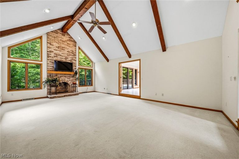2898 Oakwood Drive, Willoughby Hills, OH - Photo 8