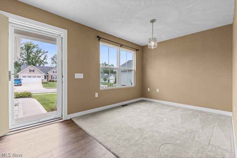 998 Sunrise Way, Akron, OH - Photo 4