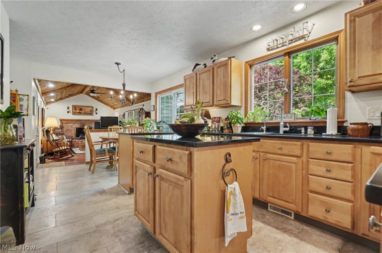 15884 Arbor Trail, Newbury, OH - Photo 3