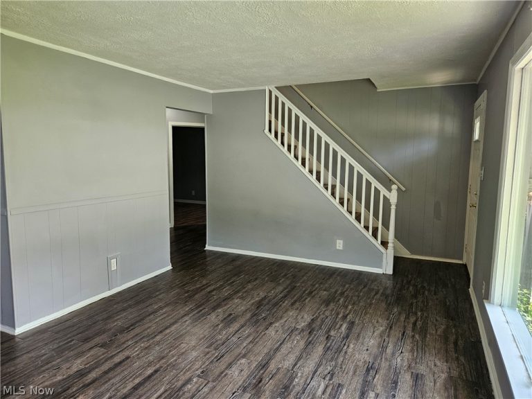 26851 Zeman Avenue, Euclid, OH - Photo 6