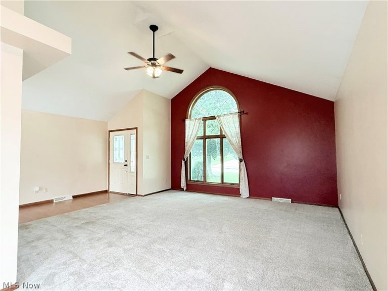 7673 Buchanan Drive, Youngstown, OH - Photo 3