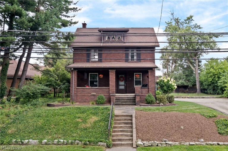 223 Glenwood Street, North Canton, OH - Photo 2