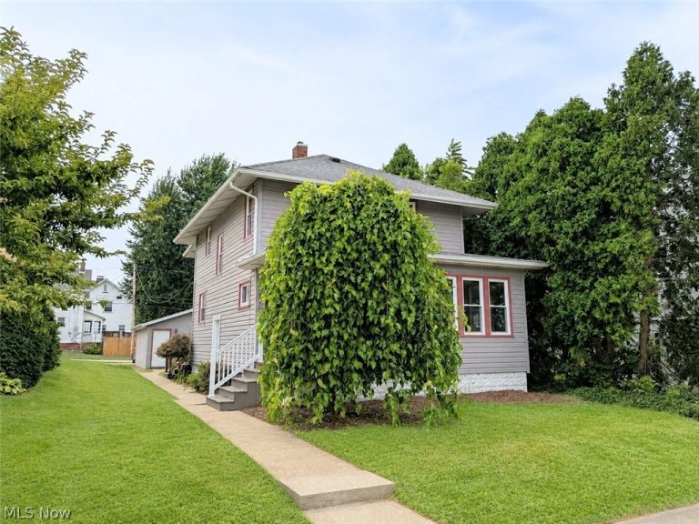 345 Wabash Avenue, Brewster, OH - Photo 2