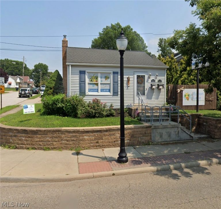 2055 Main Street, Akron, OH - Photo 2