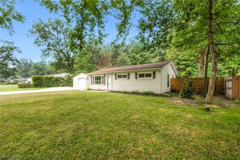 14554 Plum Creek Drive, Columbia Station, OH - Photo 2