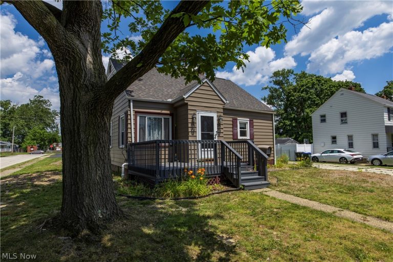33 Pierce Avenue, Cuyahoga Falls, OH - Photo 3