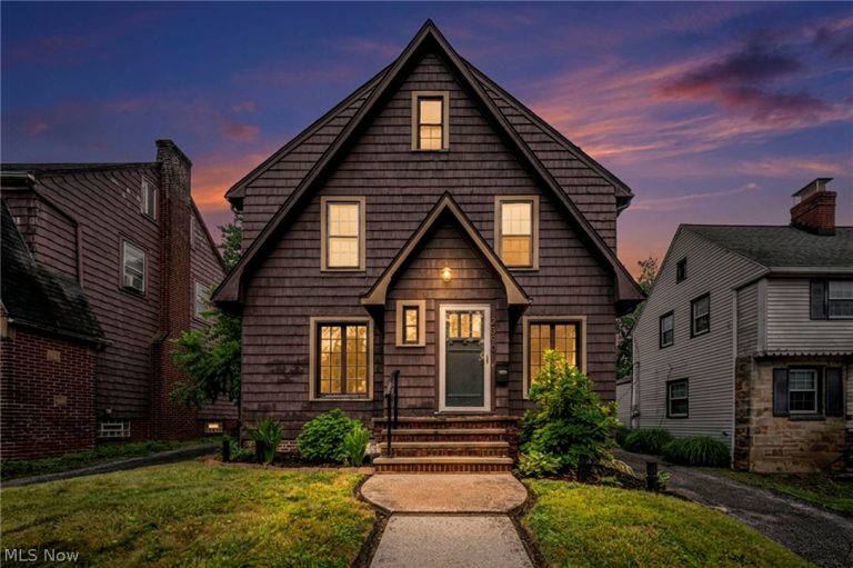 2390 Rinard Road, Cleveland Heights, OH - Photo 3