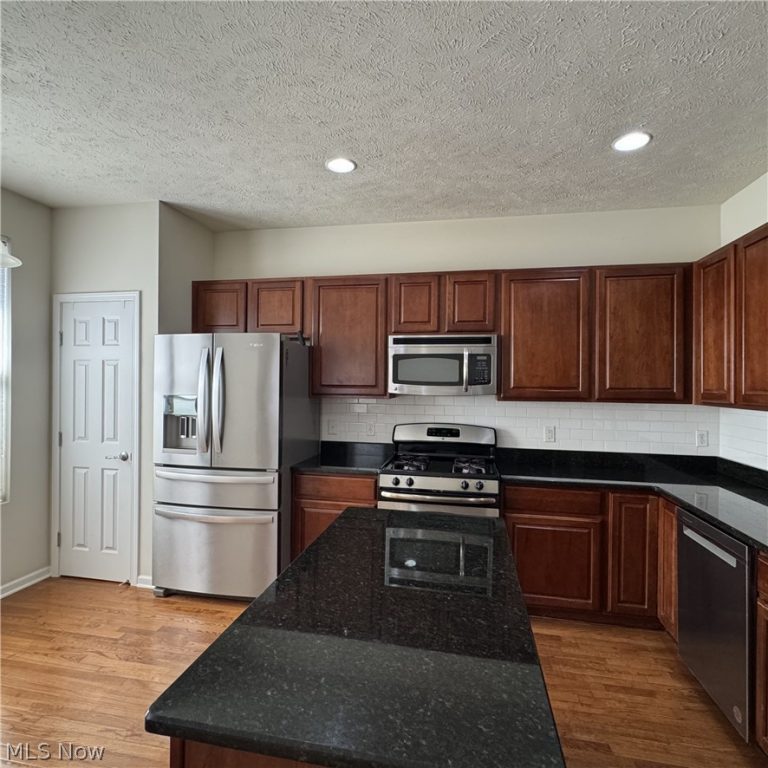 393 Caleb Drive, Akron, OH - Photo 5